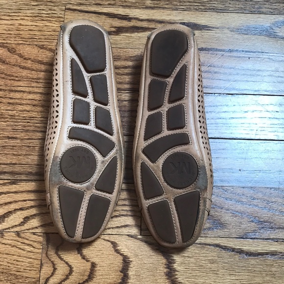Michael Kors Leather Tan & Gold Flat Shoes sz 7.5 - Picture 3 of 4